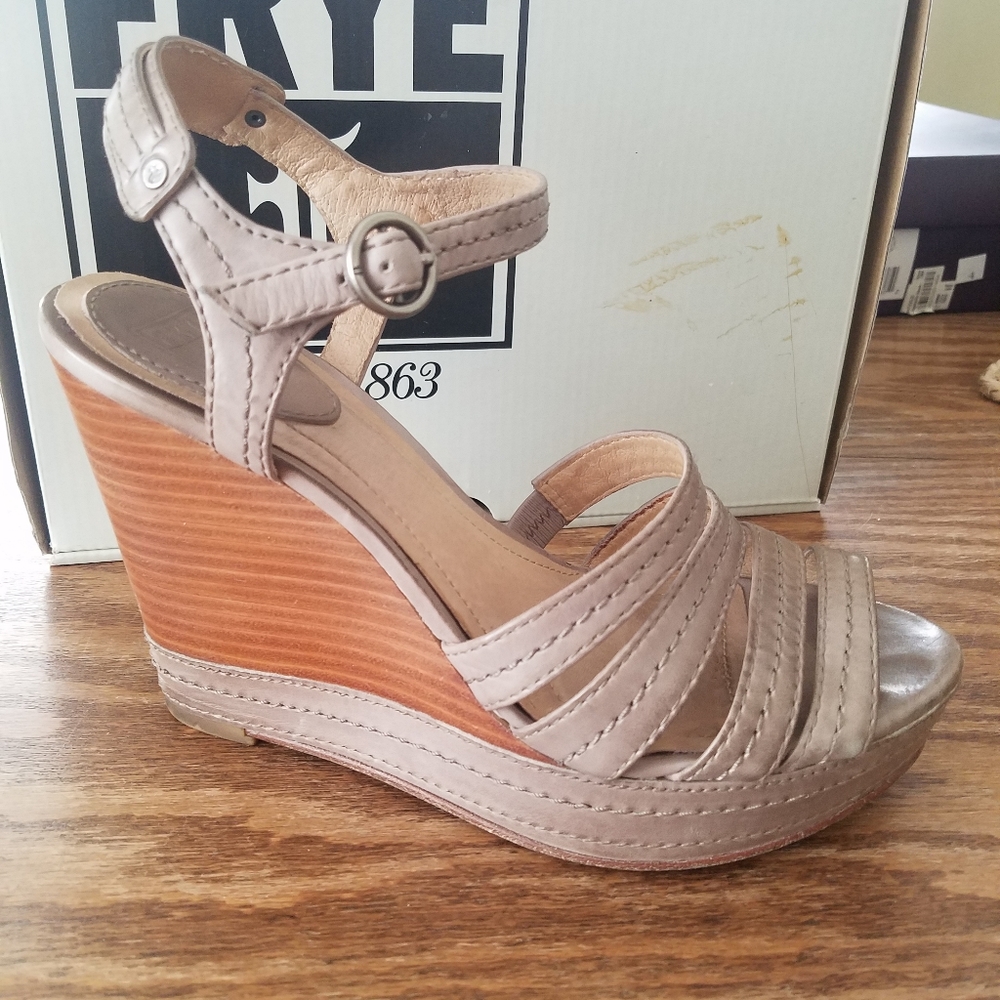 Frye wedges